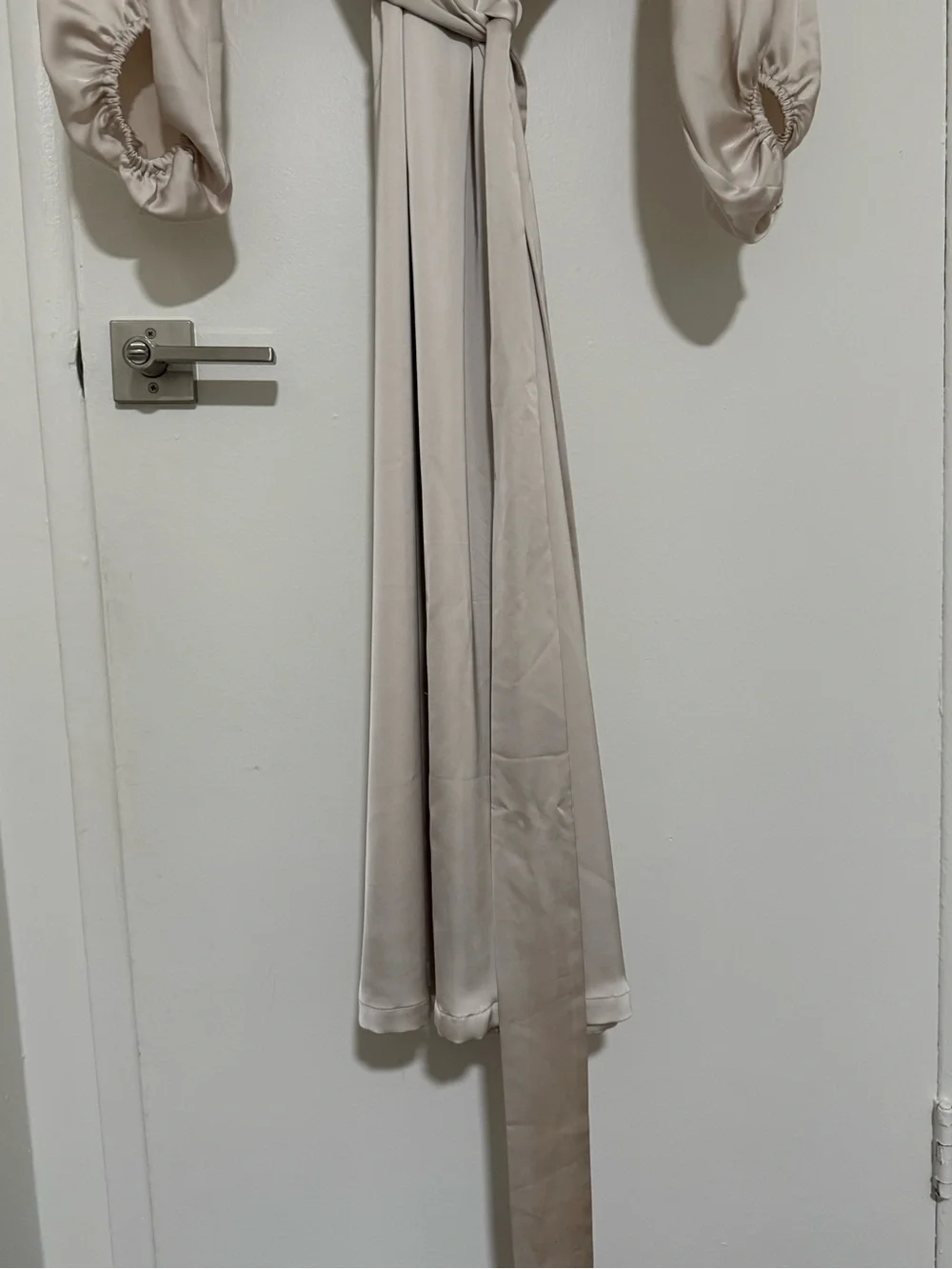 Silky satin midi/maxi cream dress with balloon sleeves and waist tie